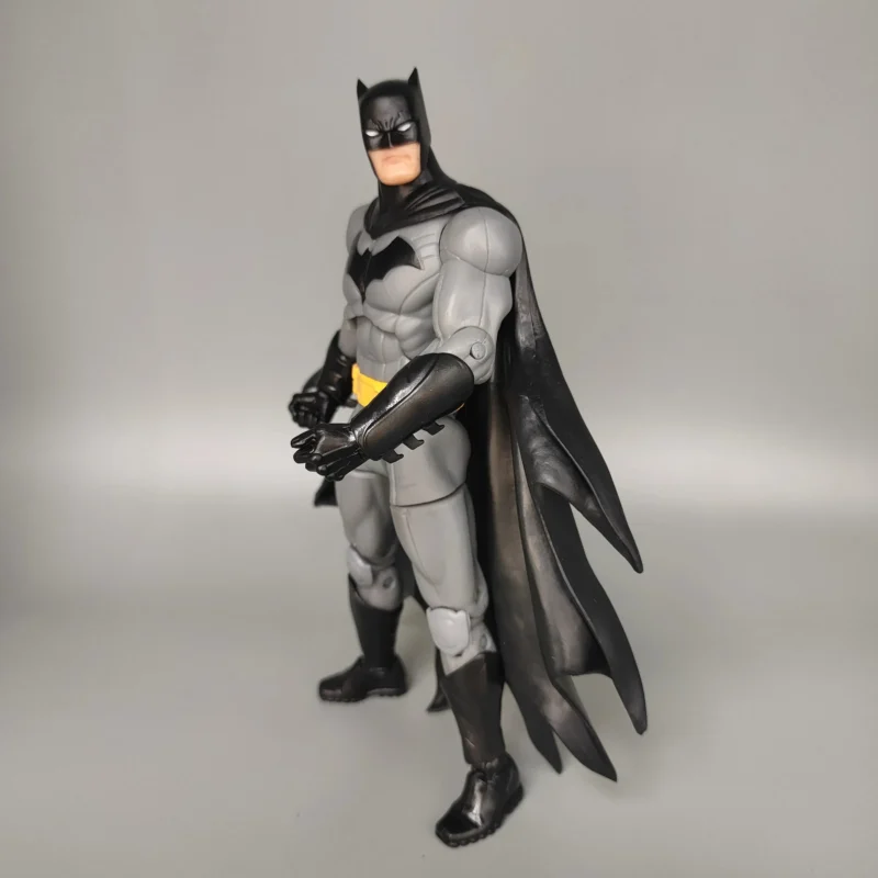 Figurine Articulée Batman 18 cm – Image 2